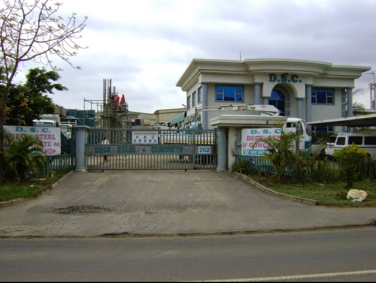 Deck, Steel & Concrete head office and yard entrance